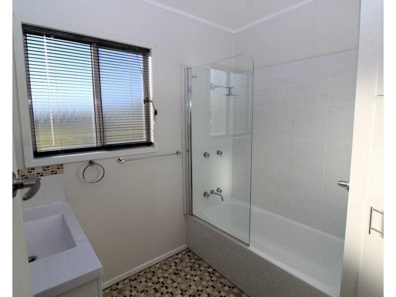 8 Nolan Street, Crows Nest QLD 4355