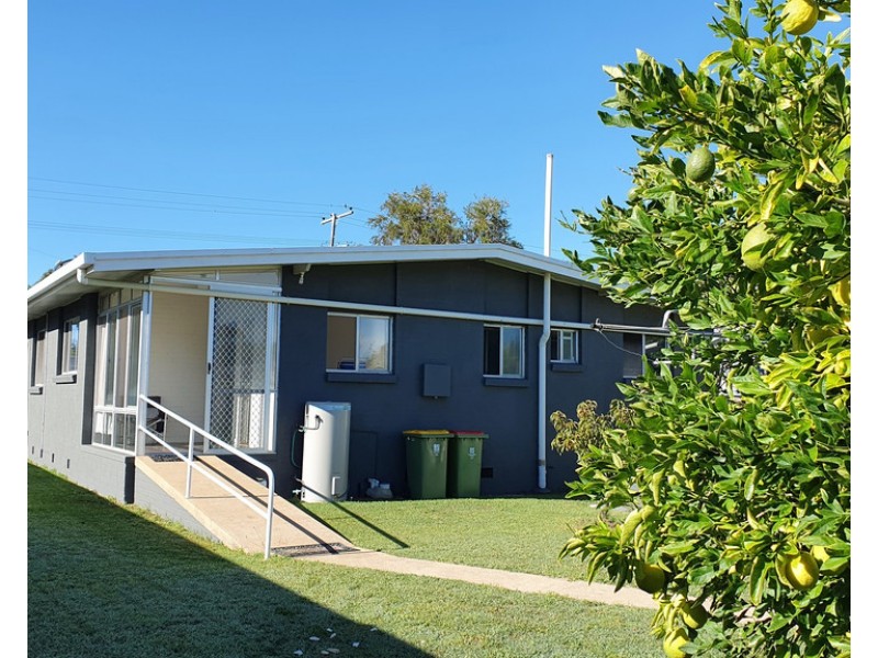 8 Nolan Street, Crows Nest QLD 4355