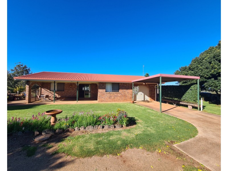 249 Collingwood Road, Hampton QLD 4352