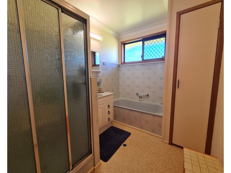 249 Collingwood Road, Hampton QLD 4352