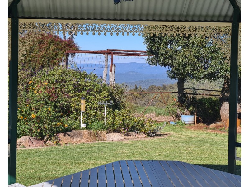 249 Collingwood Road, Hampton QLD 4352