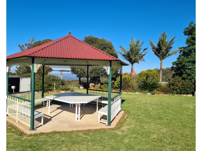 249 Collingwood Road, Hampton QLD 4352