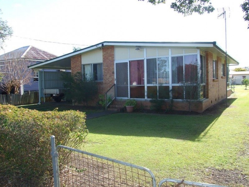 8 Nolan Street, Crows Nest QLD 4355