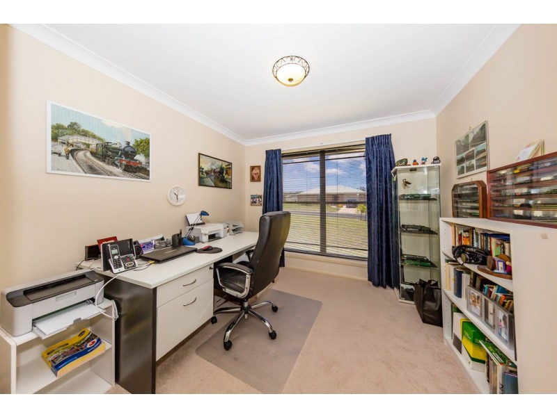 16 Vicky Avenue, Crows Nest QLD 4355