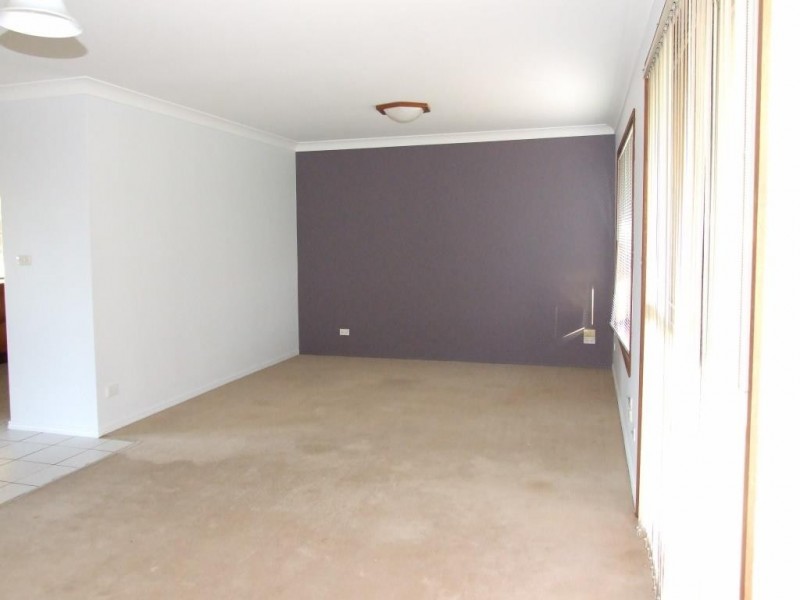 16 Post Office Road, Ravensbourne QLD 4352