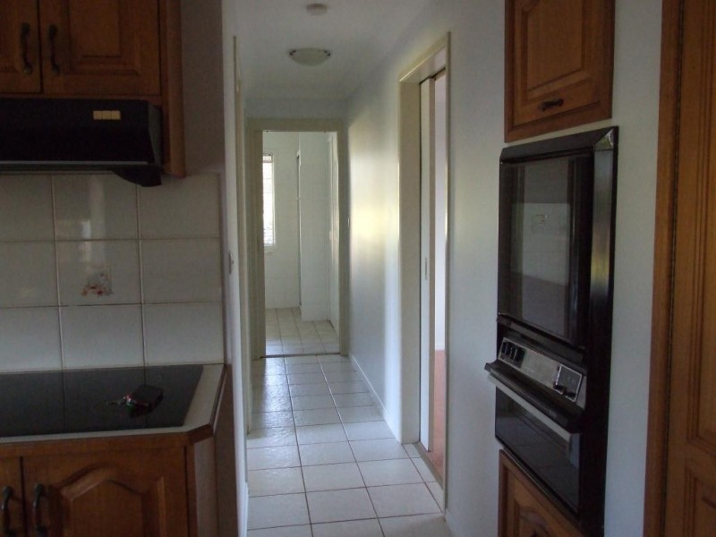 16 Post Office Road, Ravensbourne QLD 4352