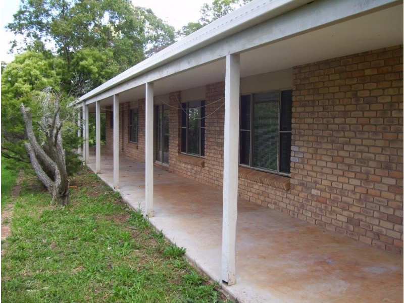 16 Post Office Road, Ravensbourne QLD 4352