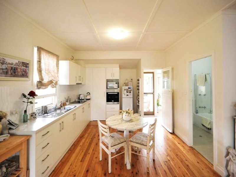 1/12a Creek Steet, Crows Nest QLD 4355