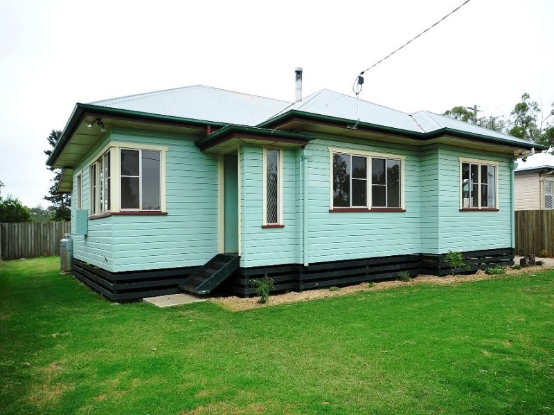 12a Creek Street, Crows Nest QLD 4355