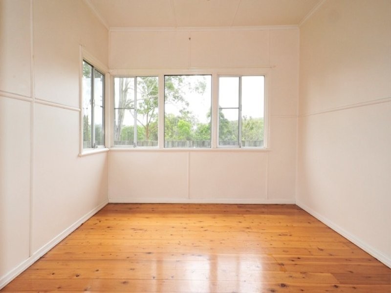 12a Creek Street, Crows Nest QLD 4355