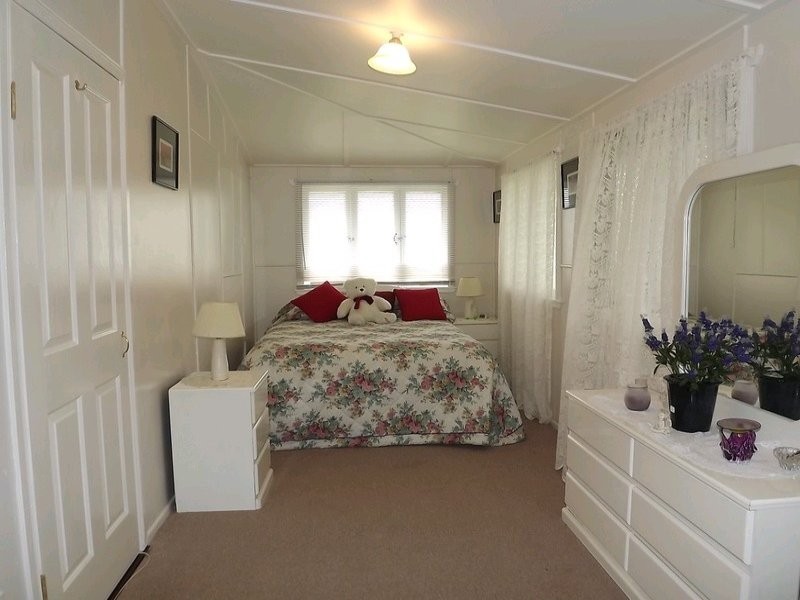 13 Short Street, Crows Nest QLD 4355