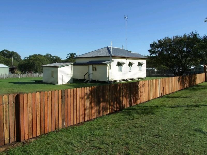 23 Park Road, Crows Nest QLD 4355