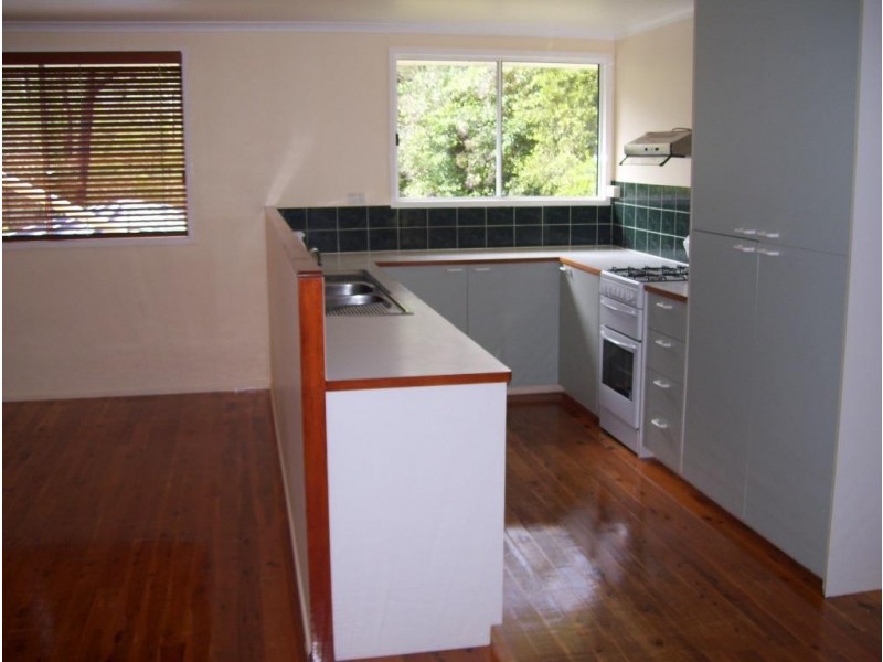 30 McErlean Road, Ravensbourne QLD 4352