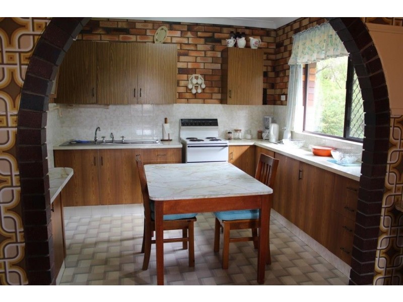 19 James Street, Crows Nest QLD 4355