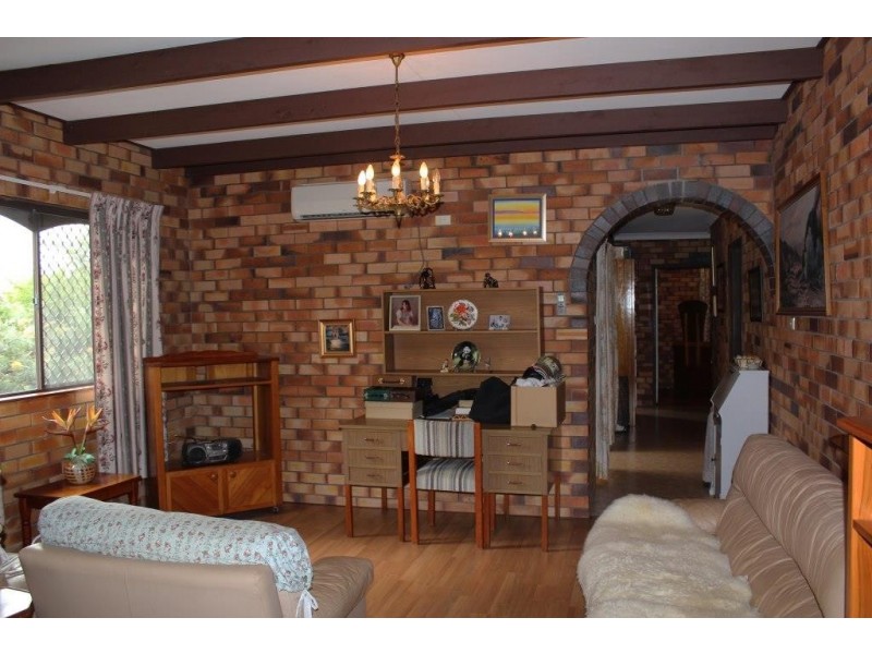 19 James Street, Crows Nest QLD 4355