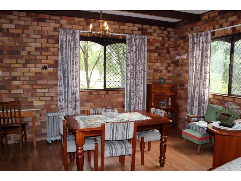 19 James Street, Crows Nest QLD 4355