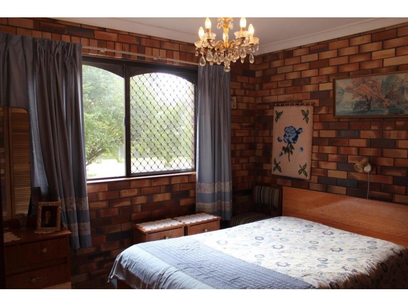 19 James Street, Crows Nest QLD 4355