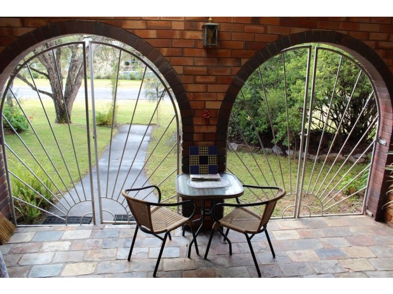 19 James Street, Crows Nest QLD 4355