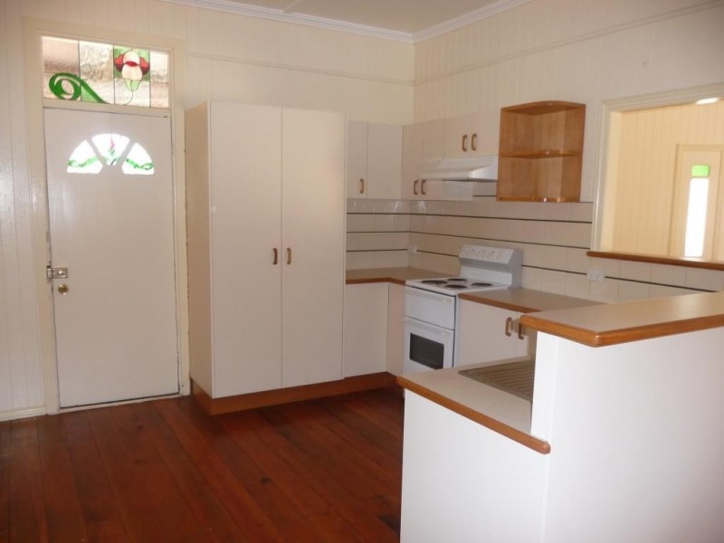 7217 New England Highway, Crows Nest QLD 4355