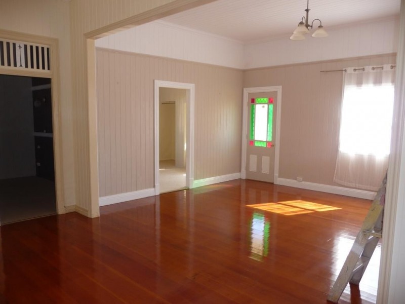 7217 New England Highway, Crows Nest QLD 4355