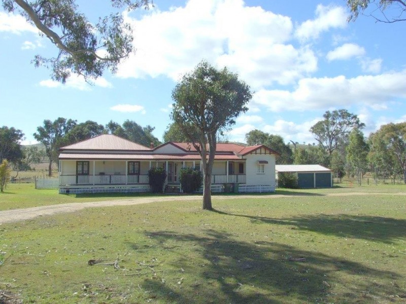 7217 New England Highway, Crows Nest QLD 4355