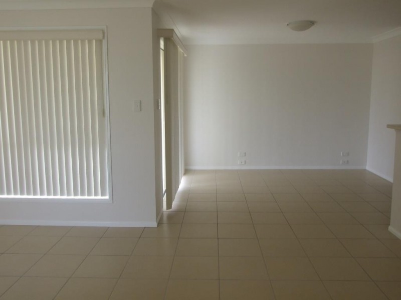 14 Samuel Avenue, Crows Nest QLD 4355