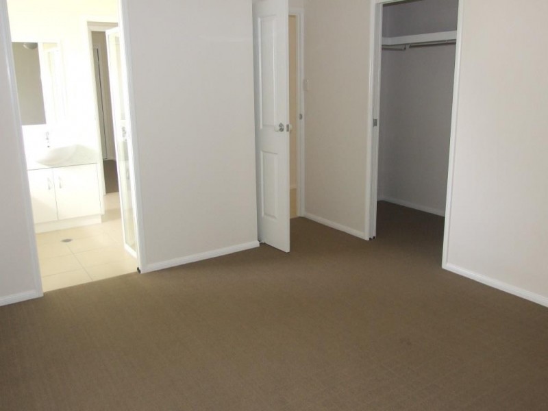 14 Samuel Avenue, Crows Nest QLD 4355