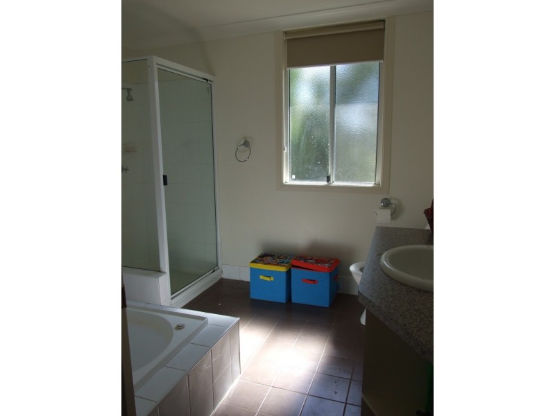 2 New England Highway, Crows Nest QLD 4355