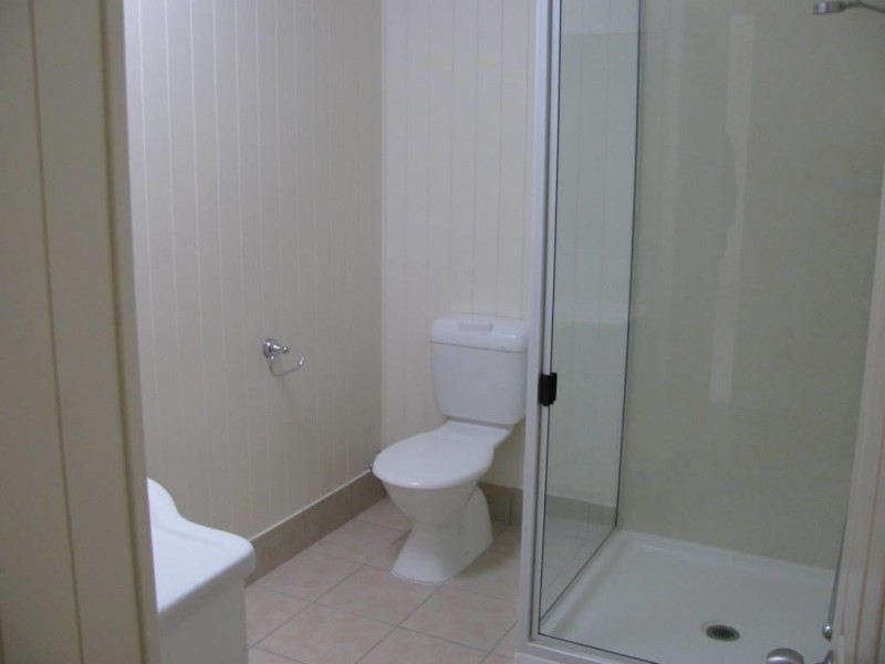Unit 2/3 James Street, Crows Nest QLD 4355