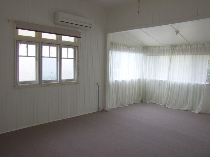 7 Jones Street, Crows Nest QLD 4355