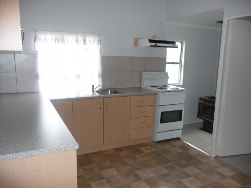 9 Lalor Street, Crows Nest QLD 4355