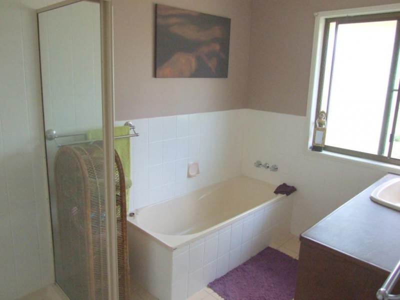 2 Eastside Road, Crows Nest QLD 4355