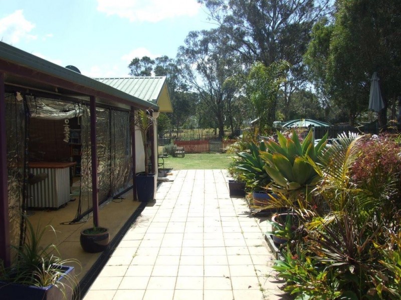 2 Eastside Road, Crows Nest QLD 4355