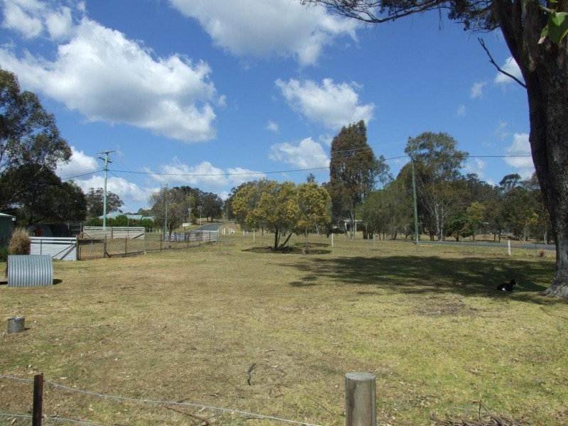 2 Eastside Road, Crows Nest QLD 4355