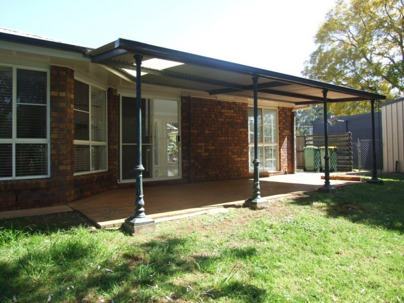 4 Wilkes Road, Hampton QLD 4352
