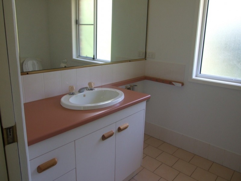 4 Wilkes Road, Hampton QLD 4352