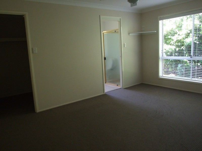 4 Wilkes Road, Hampton QLD 4352