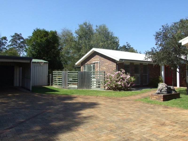 4 Wilkes Road, Hampton QLD 4352