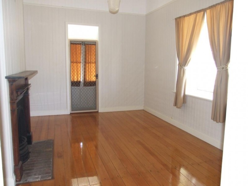 18 Sharp Street, Crows Nest QLD 4355