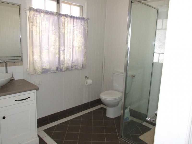 18 Sharp Street, Crows Nest QLD 4355