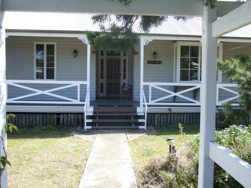 18 Sharp Street, Crows Nest QLD 4355