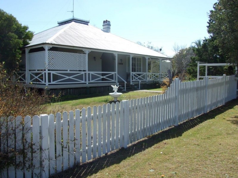 18 Sharp Street, Crows Nest QLD 4355