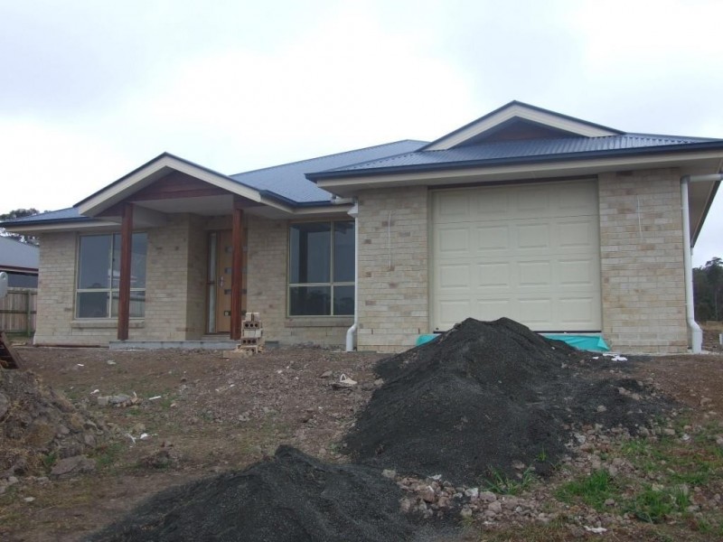 9 Cedarwood Drive, Crows Nest QLD 4355