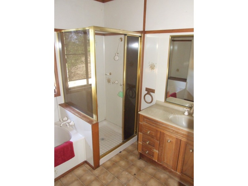 2024 Oakey-Cooyar road, Highland Plains QLD 4401