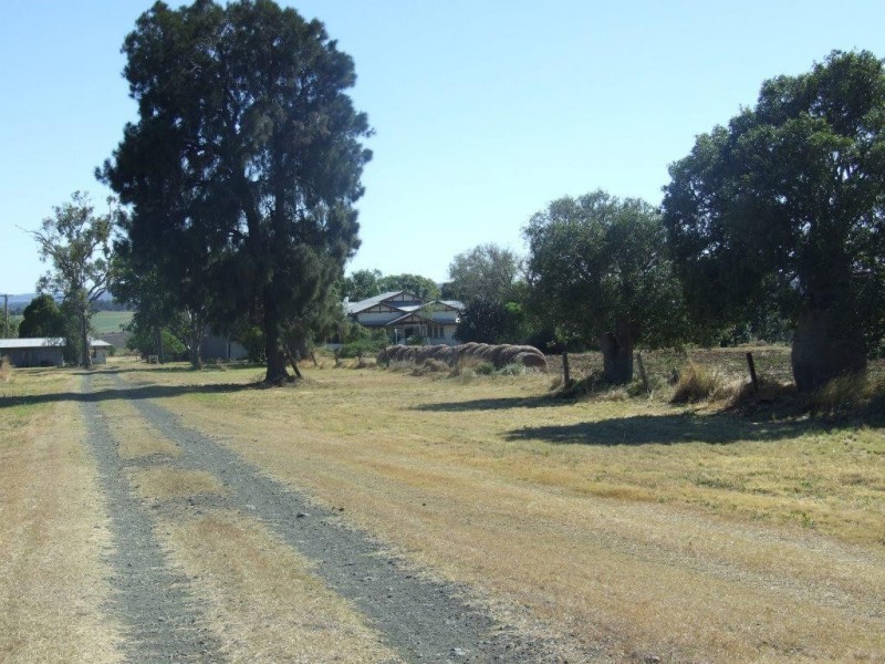 2024 Oakey-Cooyar road, Highland Plains QLD 4401