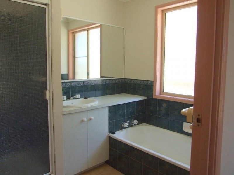 9 Eastside Road, Crows Nest QLD 4355