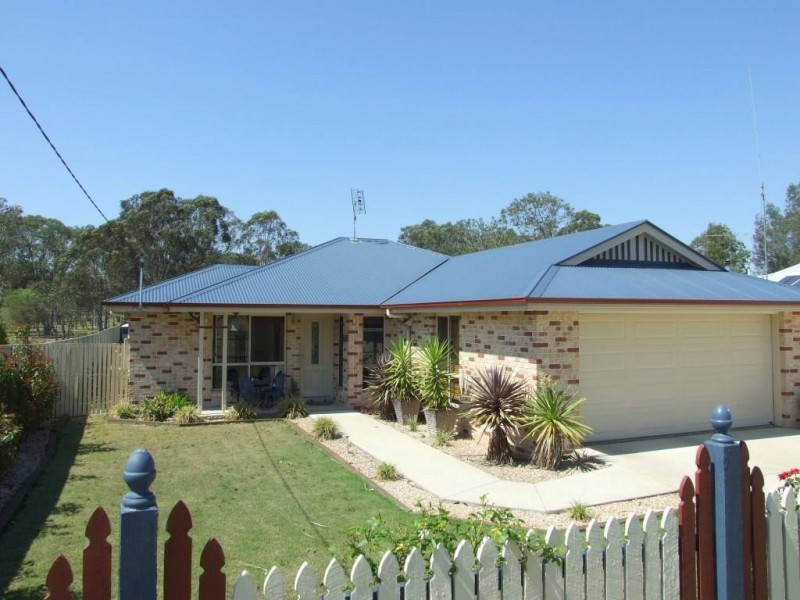 7 John Street, Crows Nest QLD 4355