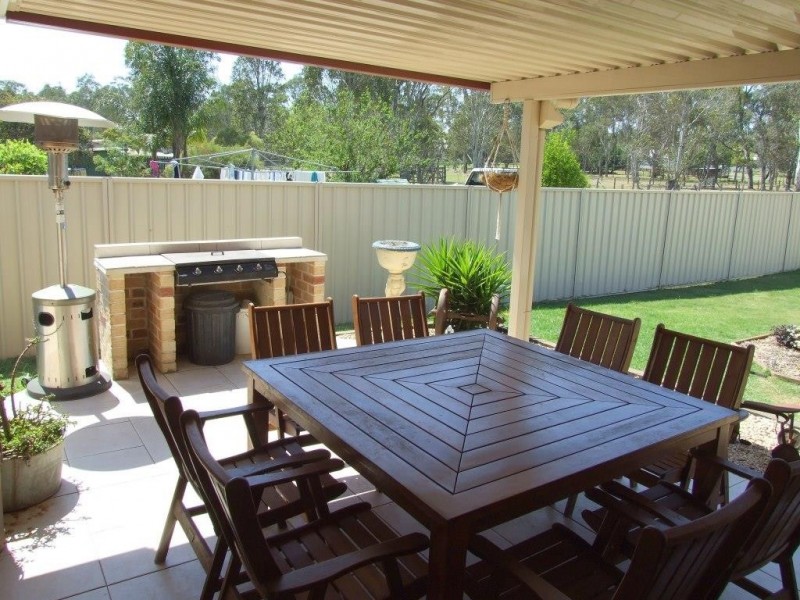 7 John Street, Crows Nest QLD 4355