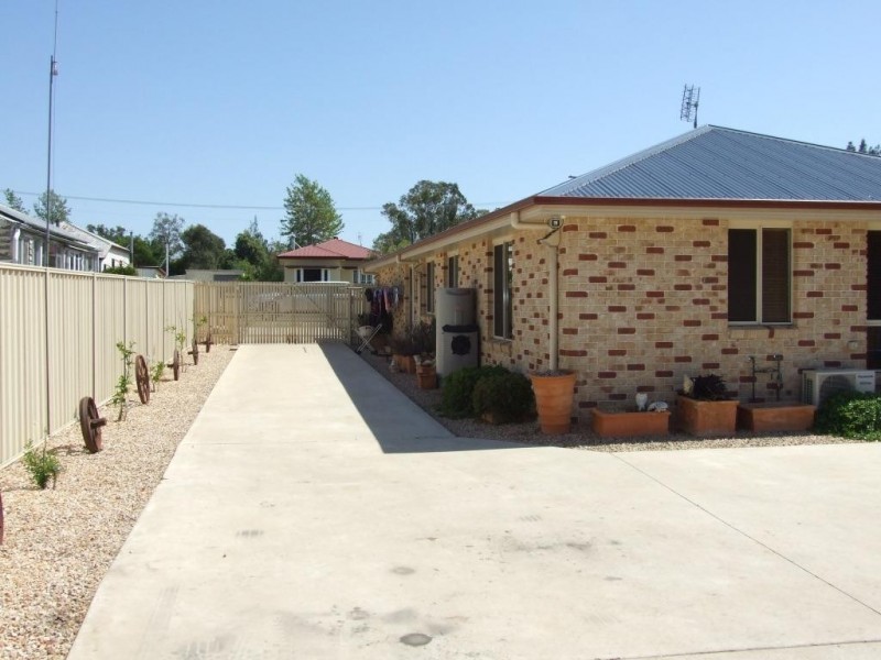 7 John Street, Crows Nest QLD 4355