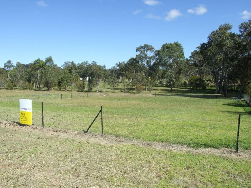 5 Parkland Drive, Crows Nest QLD 4355